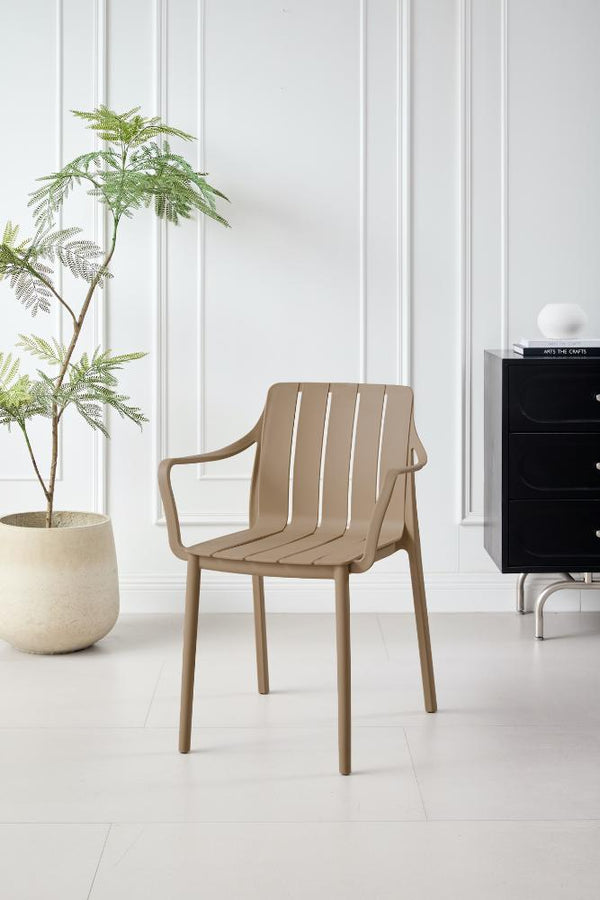 Silla Alice Con Brazos, Color Taupe, Con espaldar y diseño minimalista